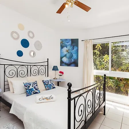 Apartment In Hesperides Gardens *