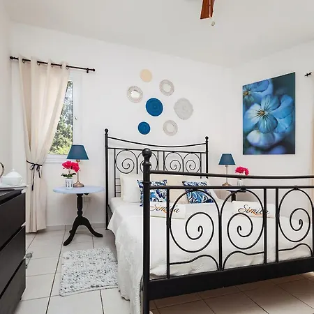 Apartament In Hesperides Gardens